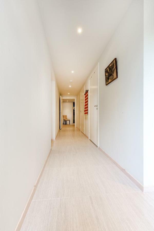 Modern With Panorama Wiew Blakset